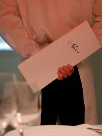 How to Present Menu to Guests in Restaurant