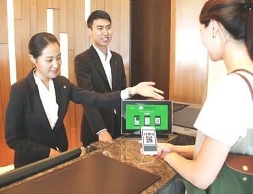 etiquette-manners-hotelier