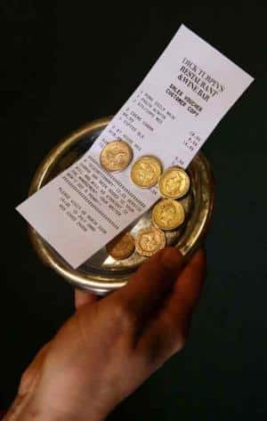 tipping hotel restaurant